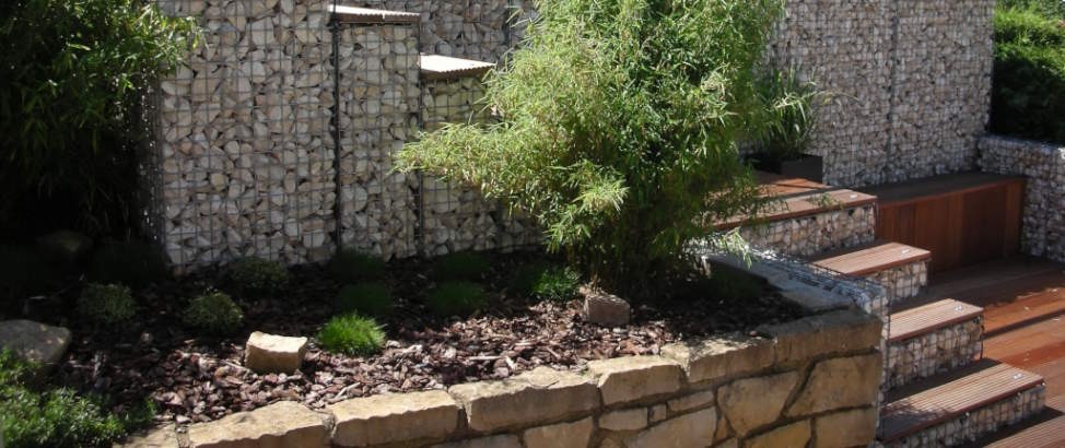 Ein Gabionen-Hochbeet nach Maß kaufen Sie bei Gabion Steinkoerbe.